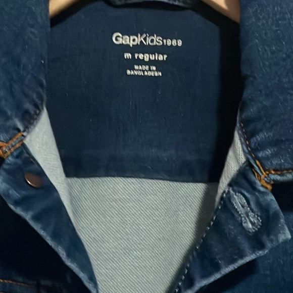 GAP Kids stretchy denim jacket size medium - Picture 2 of 5